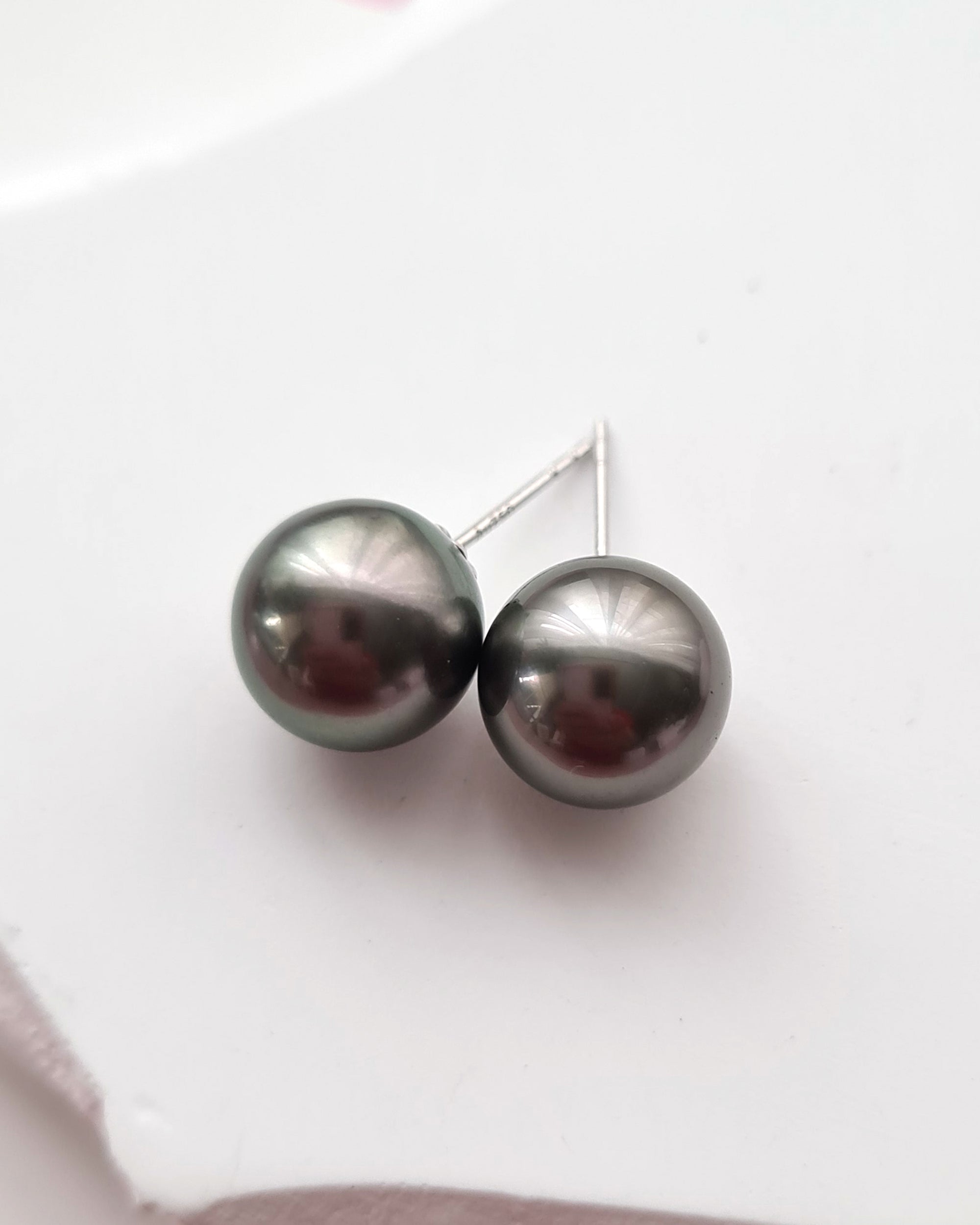 Tahitian Pearl 18K White Gold Stud Earrings - 10mm